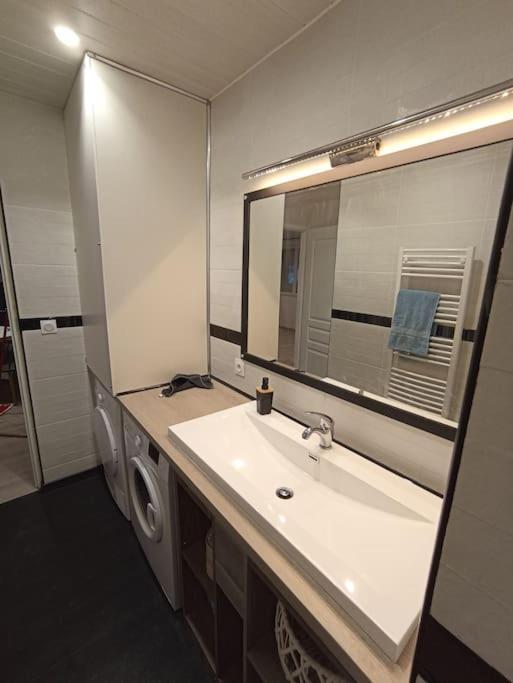 Superbe Appartement Renove A Neuf Centre Bourg Brem-Sur-Mer Kültér fotó